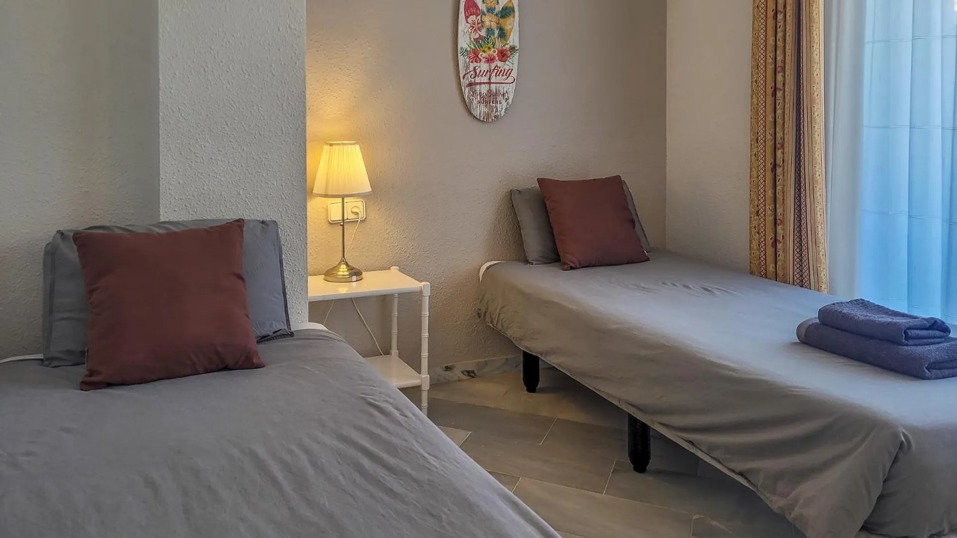 ☆Cozy 2Br Apt. With Sea Views Wifi/Ac/Parking Ситио-де-Калаонда Испания