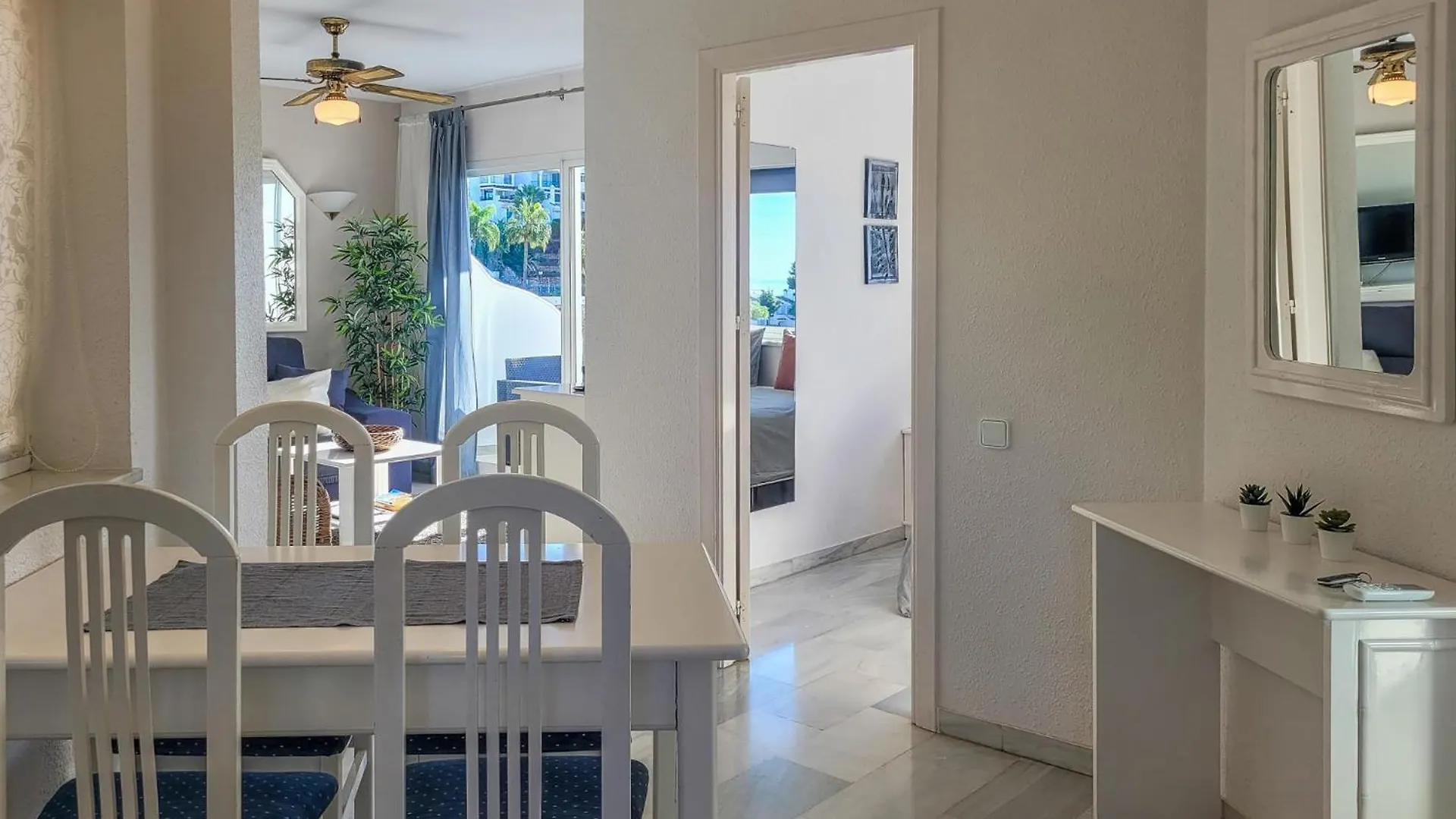 ☆Cozy 2Br Apt. With Sea Views Wifi/Ac/Parking Ситио-де-Калаонда 0*,