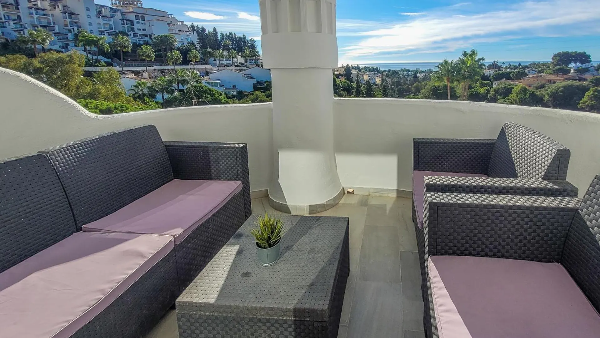 ☆Cozy 2Br Apt. With Sea Views Wifi/Ac/Parking Ситио-де-Калаонда 0*,  Испания
